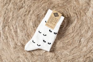 Linen socks made in France - « Cat’s Eyes » pattern - White and Obsidian