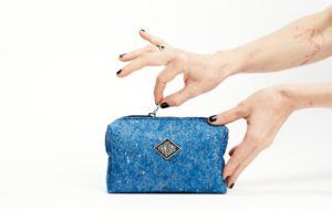Pochette en feutrine granito - eau - Fluff