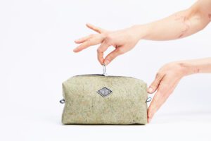 Trousse de Voyage en fibres recyclées "granito" - Terre - Flocon