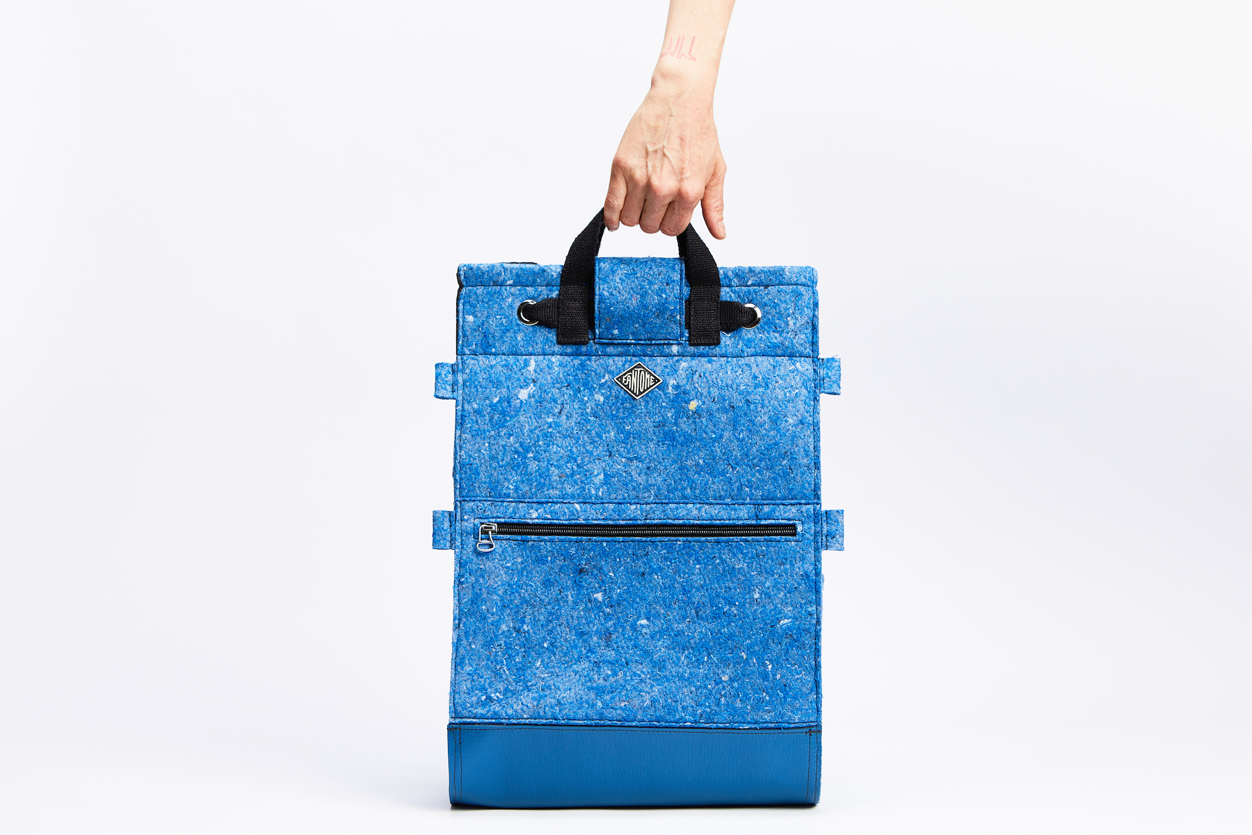 SAC_A_DOS_FANTOME_MADE_IN_FRANCE_RECYCLAGE_SURCYCLAGE_MODE_RESPONSABLE_DURABLE_ARISTIDE_FACE