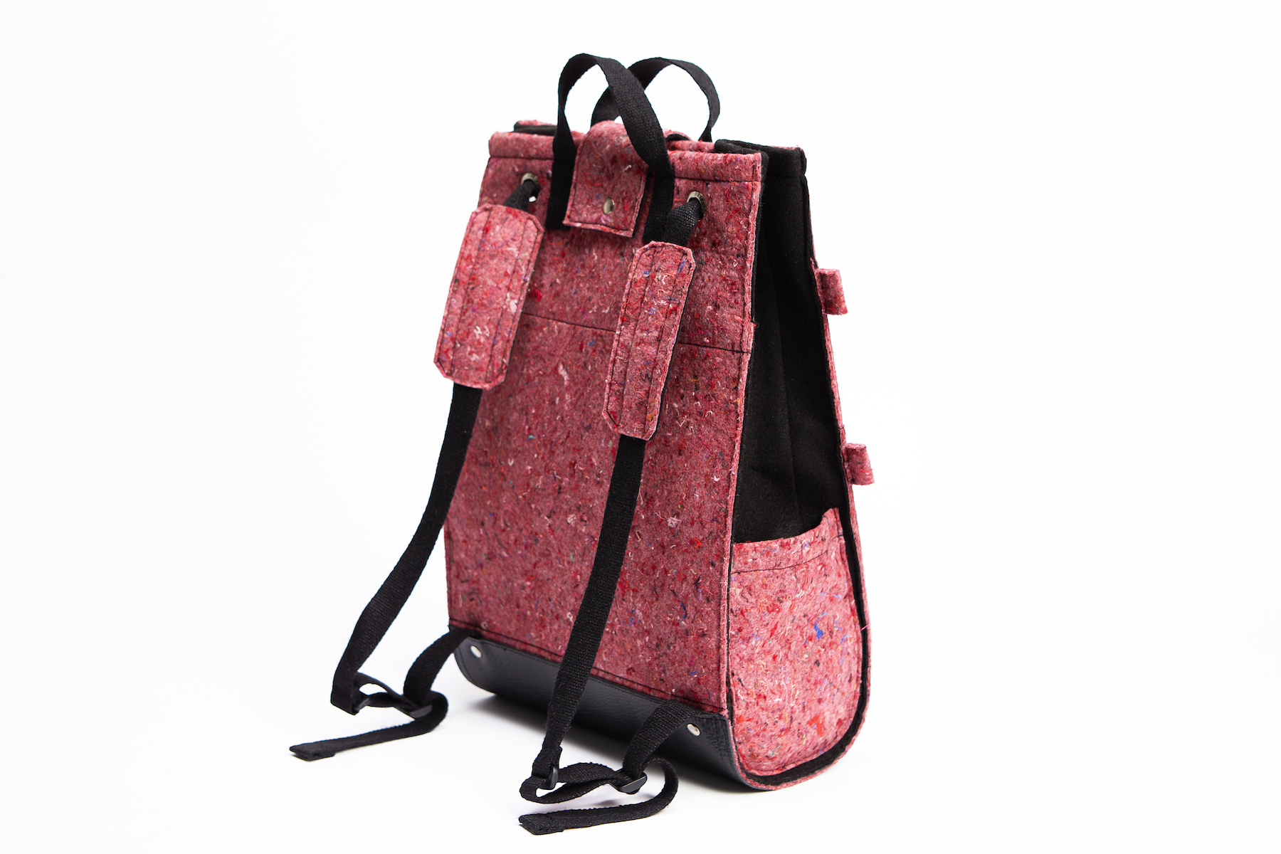 SAC_A_DOS_FANTOME_MADE_IN_FRANCE_RECYCLAGE_SURCYCLAGE_MODE_RESPONSABLE_DURABLE_ARISTIDE_FEU_DOS