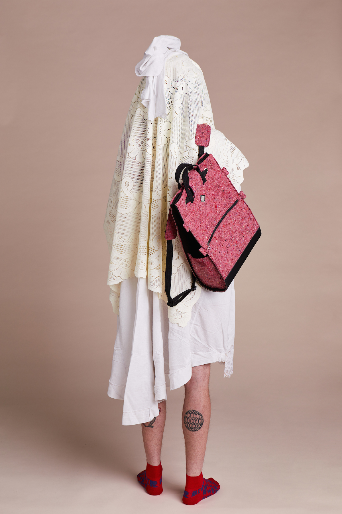 SAC_A_DOS_FANTOME_MADE_IN_FRANCE_RECYCLAGE_SURCYCLAGE_MODE_RESPONSABLE_DURABLE_ARISTIDE_FEU_PORTE_LUCAS