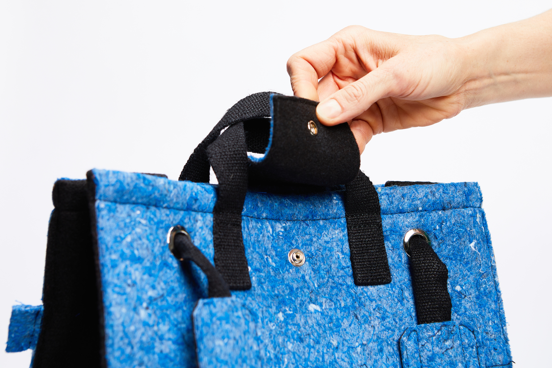 SAC_A_DOS_FANTOME_MADE_IN_FRANCE_RECYCLAGE_SURCYCLAGE_MODE_RESPONSABLE_DURABLE_ARISTIDE_OUVERTURE