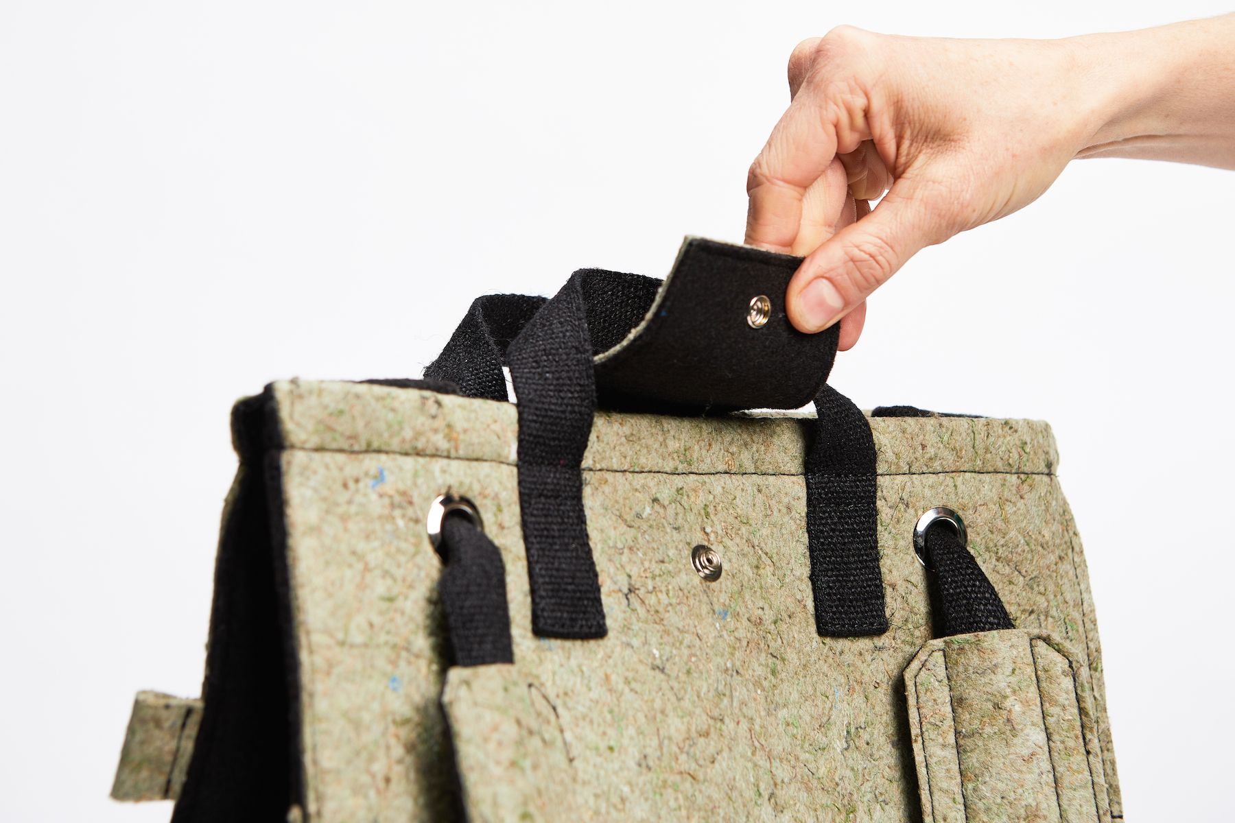 SAC_A_DOS_FANTOME_MADE_IN_FRANCE_RECYCLAGE_SURCYCLAGE_MODE_RESPONSABLE_DURABLE_ARISTIDE_TERRE_OUVERTURE