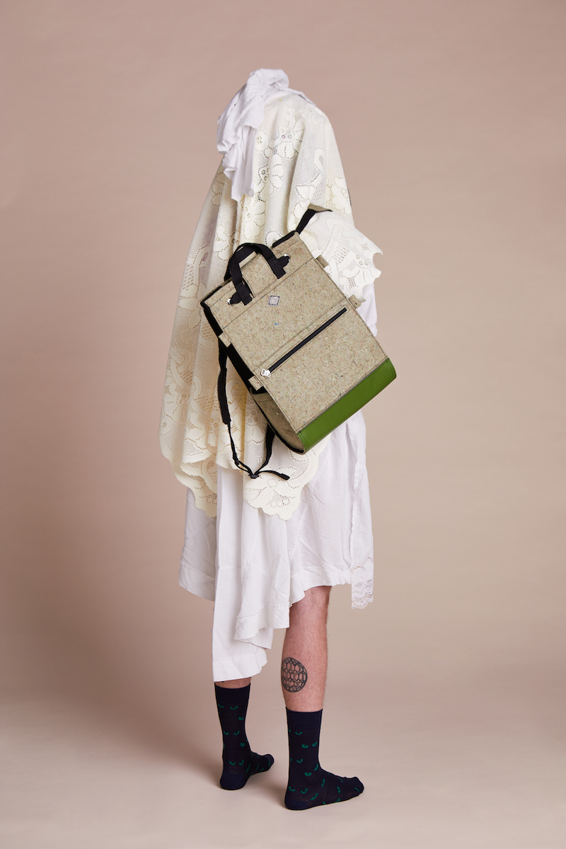 SAC_A_DOS_FANTOME_MADE_IN_FRANCE_RECYCLAGE_SURCYCLAGE_MODE_RESPONSABLE_DURABLE_ARISTIDE_TERRE_PORTE_LUCAS