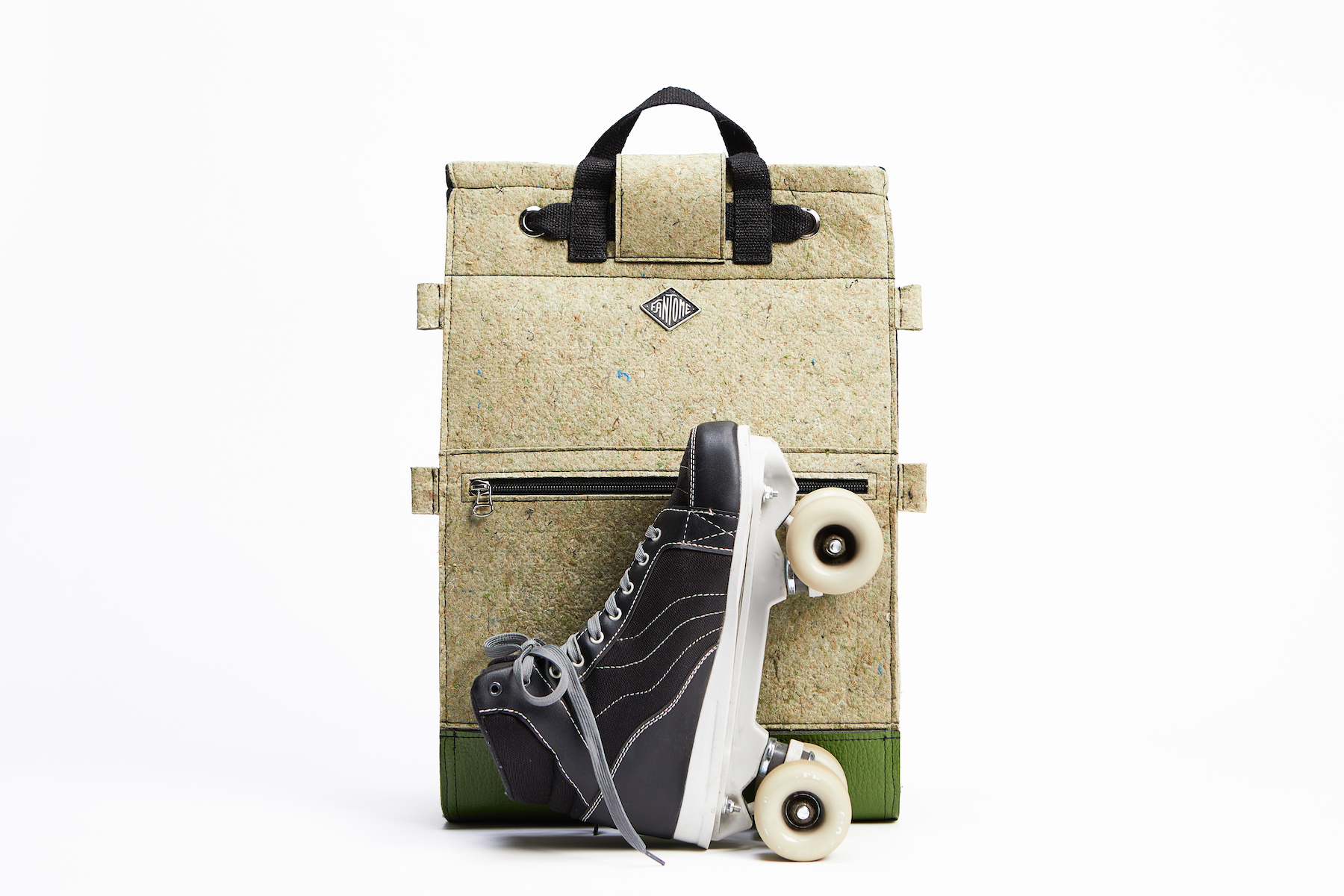 SAC_A_DOS_FANTOME_MADE_IN_FRANCE_RECYCLAGE_SURCYCLAGE_MODE_RESPONSABLE_DURABLE_ARISTIDE_TERRE_ROLLER