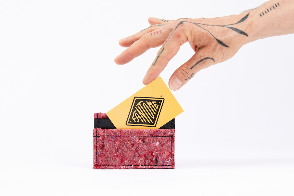 PORTE_CARTES_FEUTRINE_RECYCLEE_GRANITO_FANTOME_ECTOPLASMO_MODE_RESPONSABLE_MADE_IN_FRANCE-16 utilisation de matériaux recyclés et confection made in France. Mode alternative éco-conçu. Artisan du recyclage. solution pour utiliser les déchets. Femme engagée pour une mode responsable.