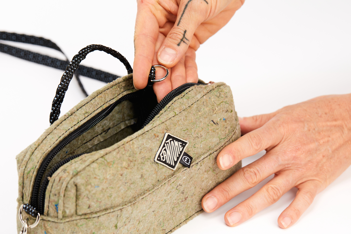 SAC_FEUTRINE_RECYCLEE_GRANITO_POIPOI_FANTOME_MODE_RESPONSABLE_MADE_IN_FRANCE-14 sac à main réalisé à partir de matériaux issus du recyclage. Confection éthique, confection française. maroquinerie alternative.