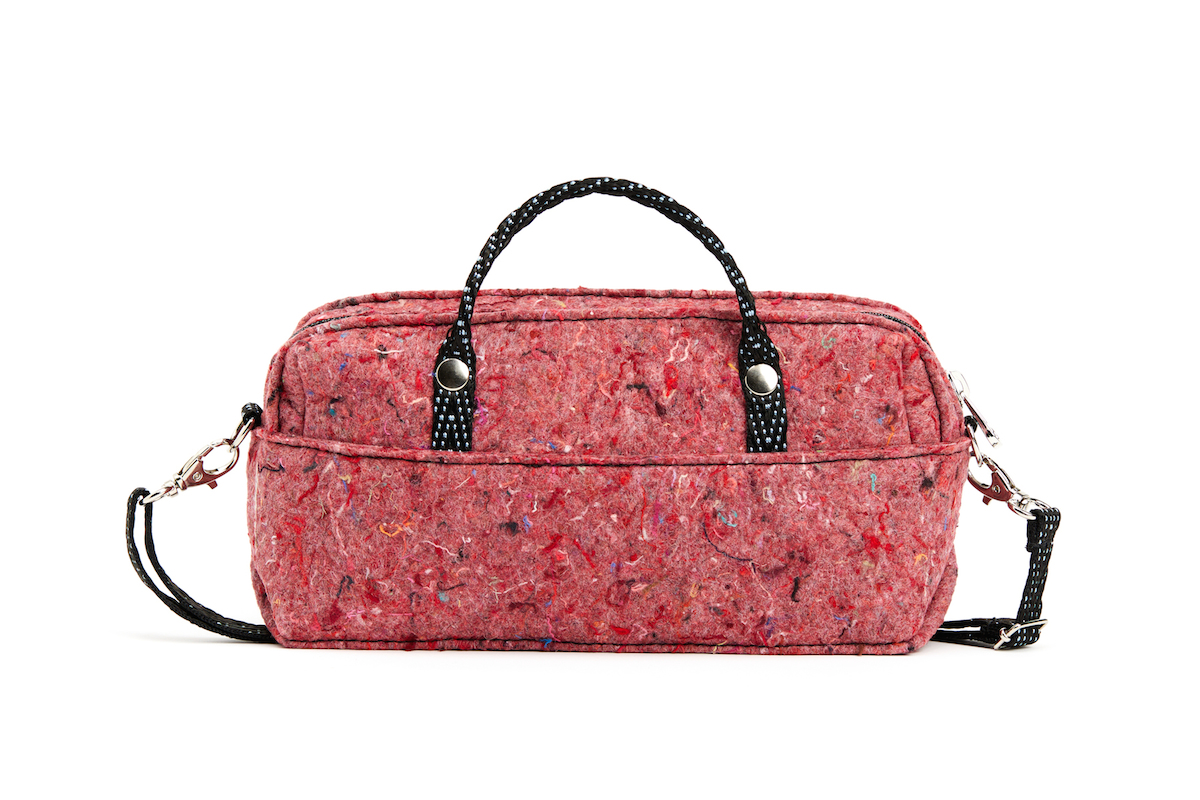 SAC_FEUTRINE_RECYCLEE_GRANITO_POIPOI_FANTOME_MODE_RESPONSABLE_MADE_IN_FRANCE-6 sac à main réalisé à partir de matériaux issus du recyclage. Confection éthique, confection française. maroquinerie alternative.